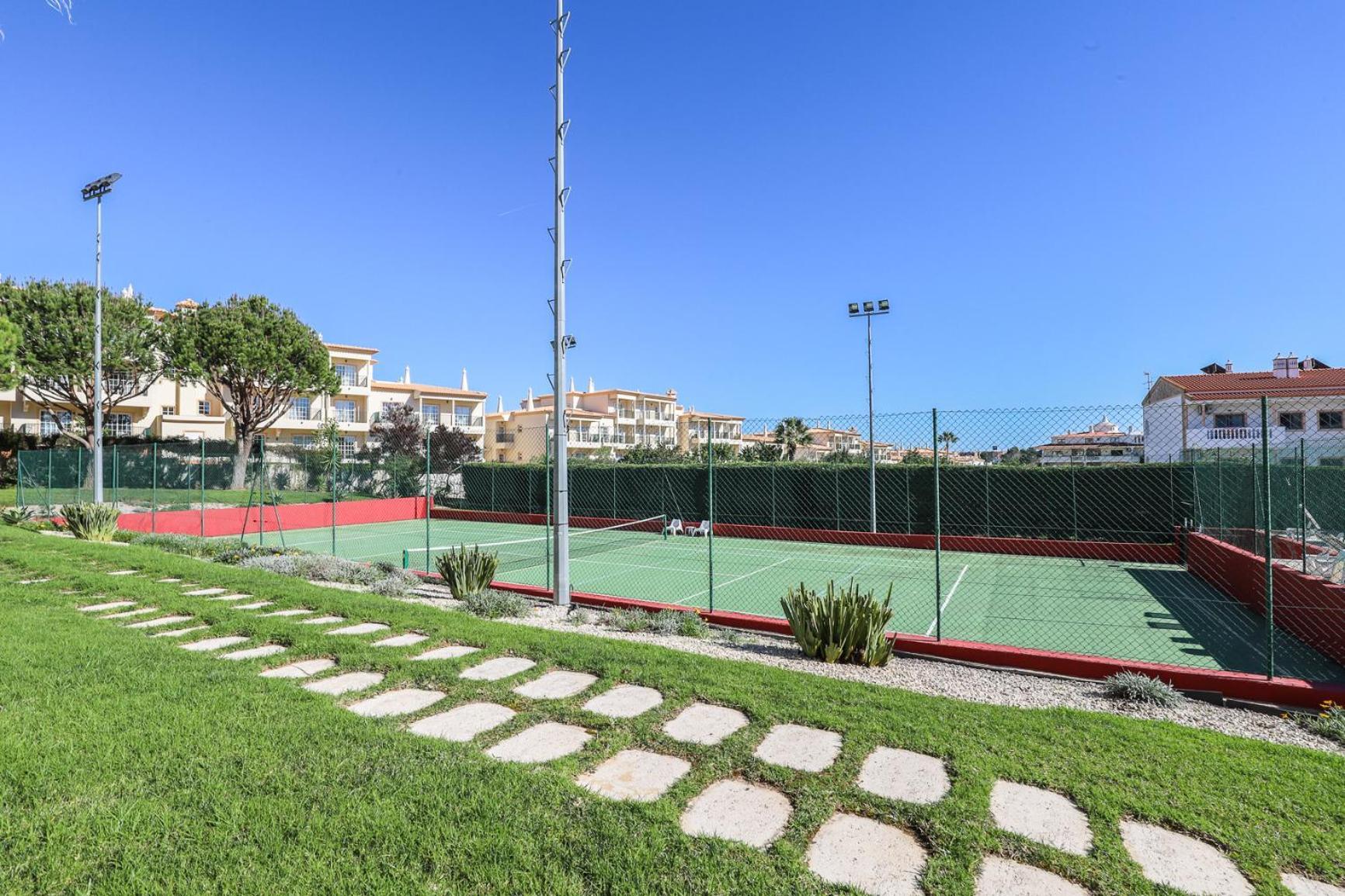 Apartament Charming Flat 10 Min Walk To Beach Albufeira Zewnętrze zdjęcie